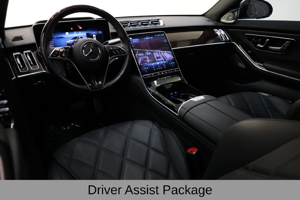 Mercedes-Benz S-Class Vehicle Full-screen Gallery Image 14