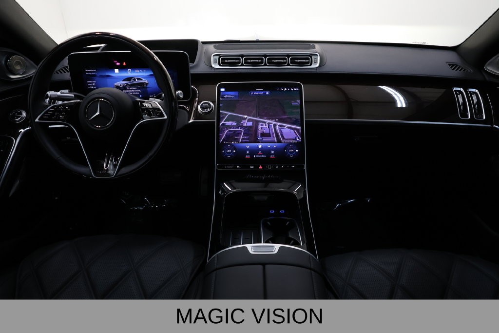 Mercedes-Benz S-Class Vehicle Full-screen Gallery Image 20