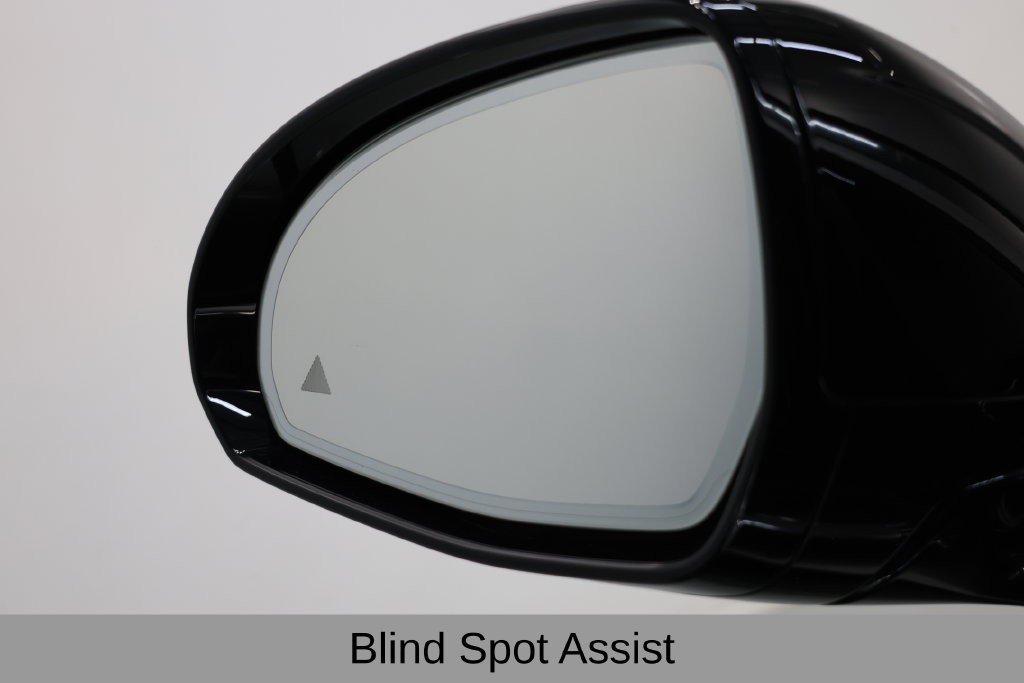 Mercedes-Benz S-Class Vehicle Full-screen Gallery Image 33