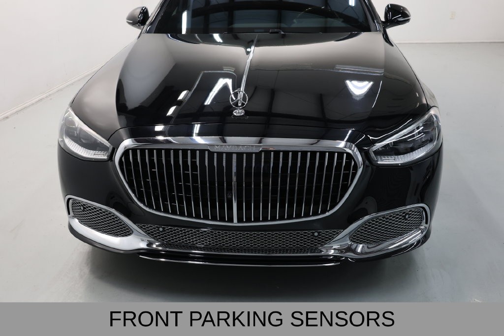 Mercedes-Benz S-Class Vehicle Full-screen Gallery Image 37