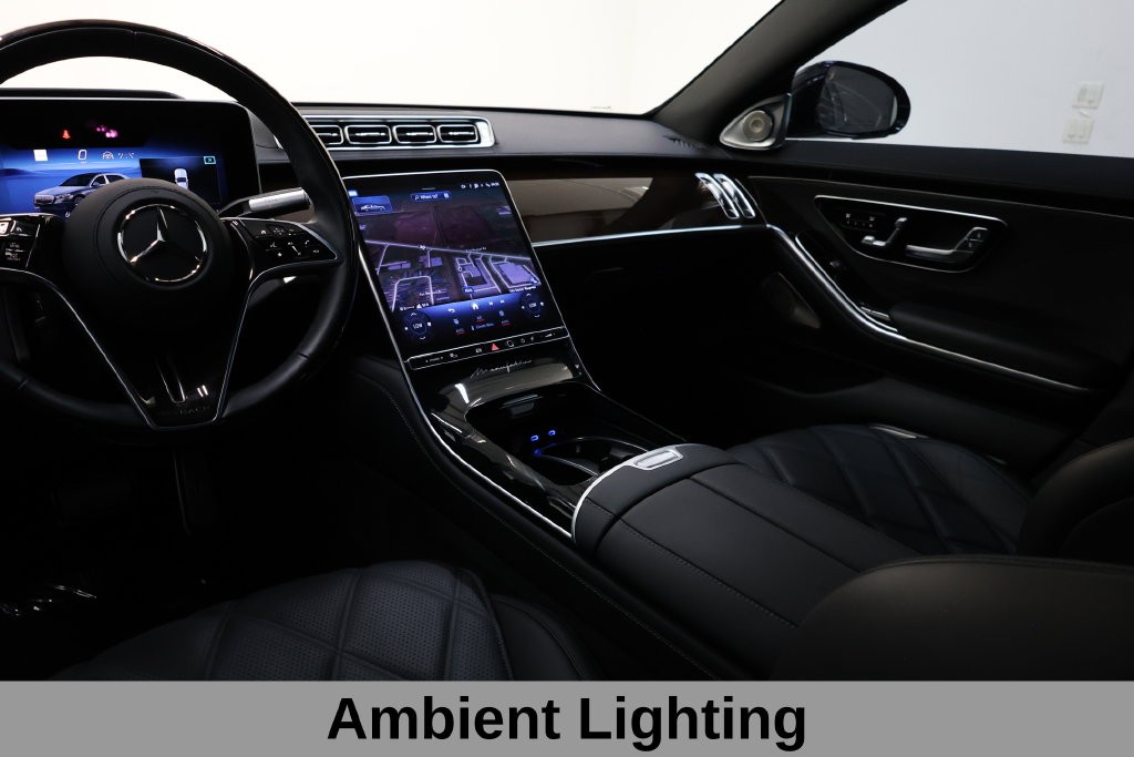 Mercedes-Benz S-Class Vehicle Full-screen Gallery Image 41