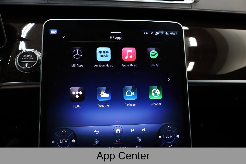 Mercedes-Benz S-Class Vehicle Full-screen Gallery Image 48