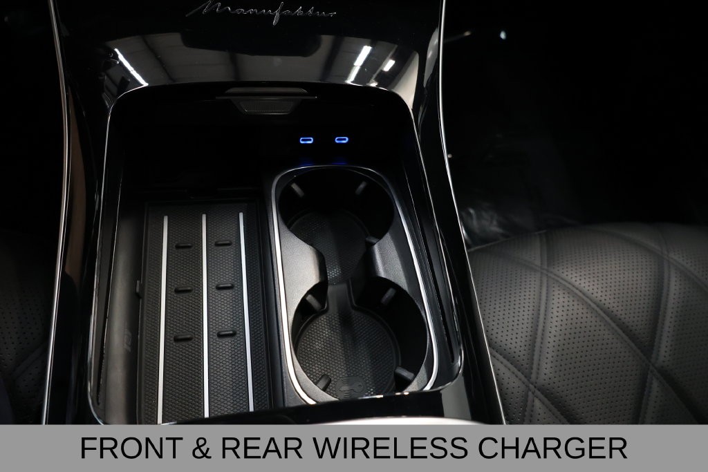 Mercedes-Benz S-Class Vehicle Full-screen Gallery Image 50