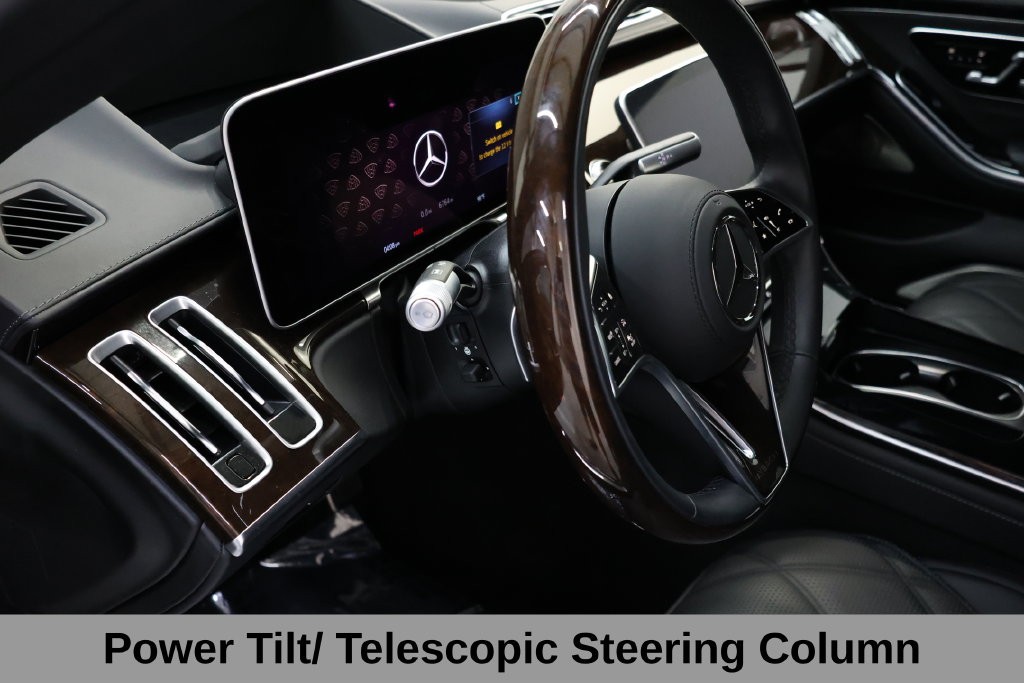 Mercedes-Benz S-Class Vehicle Full-screen Gallery Image 52