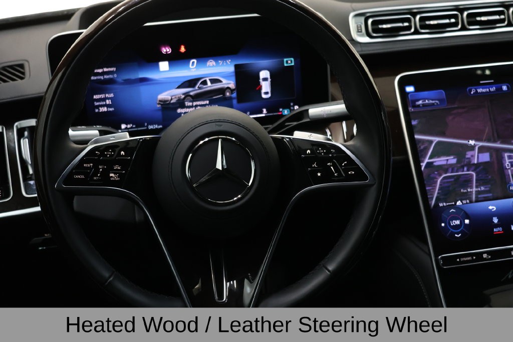 Mercedes-Benz S-Class Vehicle Full-screen Gallery Image 54