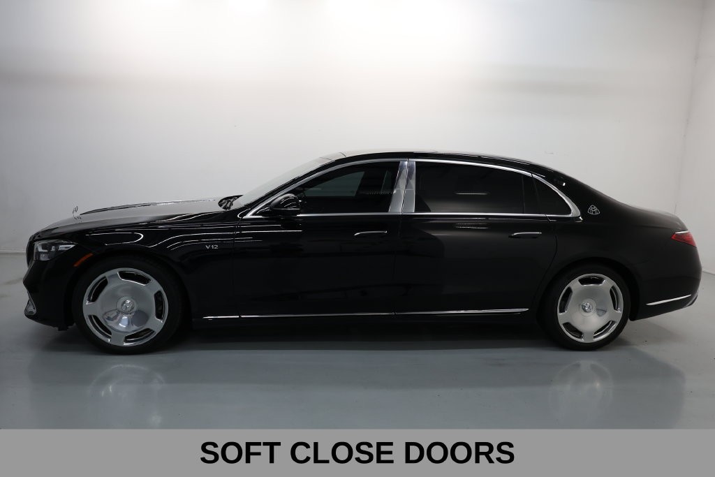 Mercedes-Benz S-Class Vehicle Full-screen Gallery Image 58