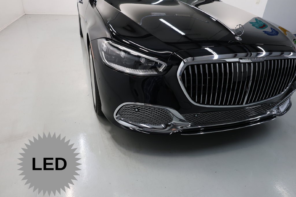 Mercedes-Benz S-Class Vehicle Full-screen Gallery Image 59