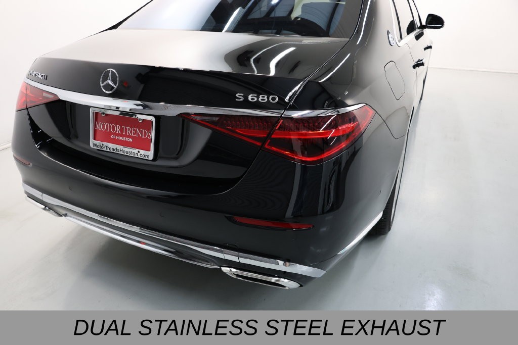 Mercedes-Benz S-Class Vehicle Full-screen Gallery Image 61