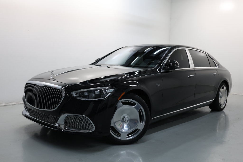Mercedes-Benz S-Class Vehicle Full-screen Gallery Image 68