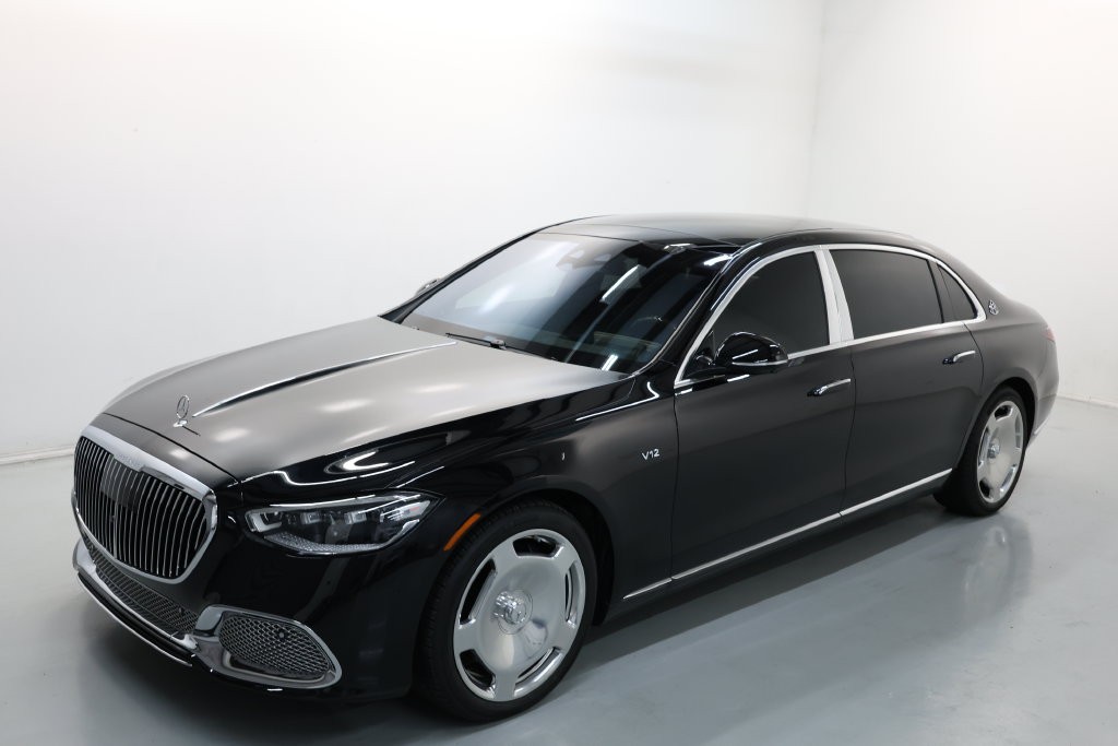 Mercedes-Benz S-Class Vehicle Full-screen Gallery Image 70