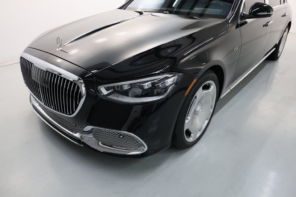 Mercedes-Benz S-Class Vehicle Full-screen Gallery Image 71