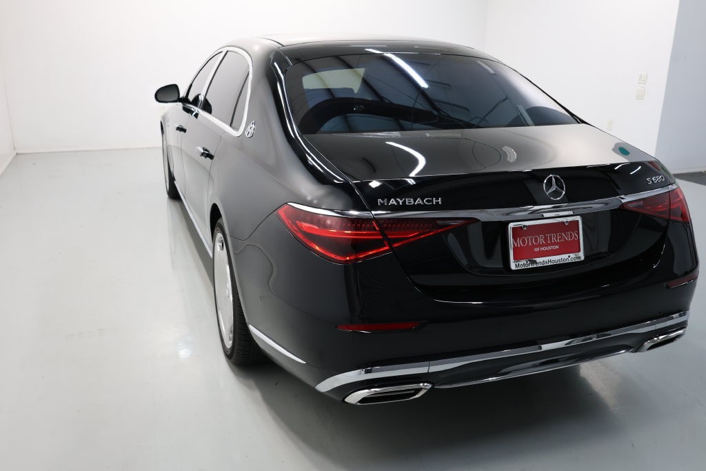 Mercedes-Benz S-Class Vehicle Full-screen Gallery Image 77