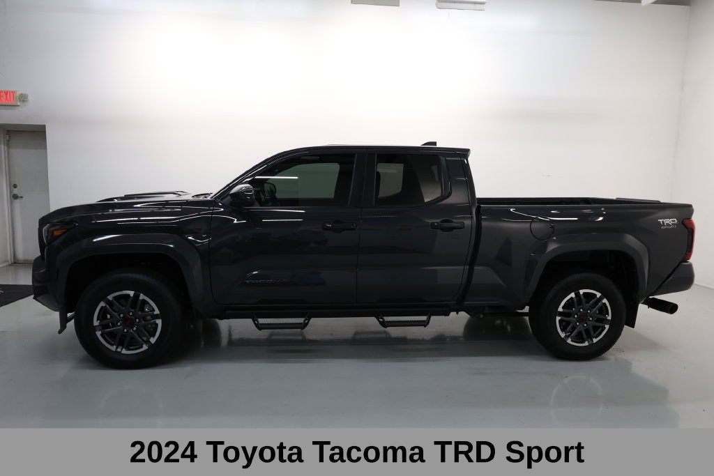 Toyota Tacoma Vehicle Full-screen Gallery Image 04