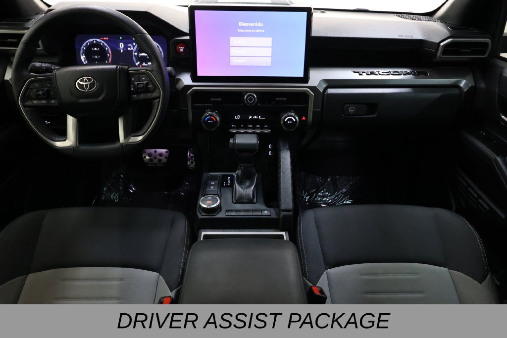 Toyota Tacoma Vehicle Full-screen Gallery Image 13