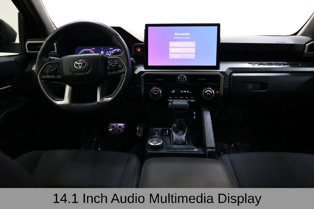 Toyota Tacoma Vehicle Full-screen Gallery Image 15