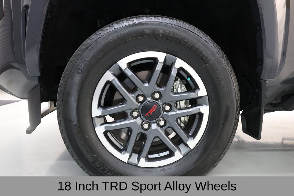 Toyota Tacoma Vehicle Full-screen Gallery Image 33