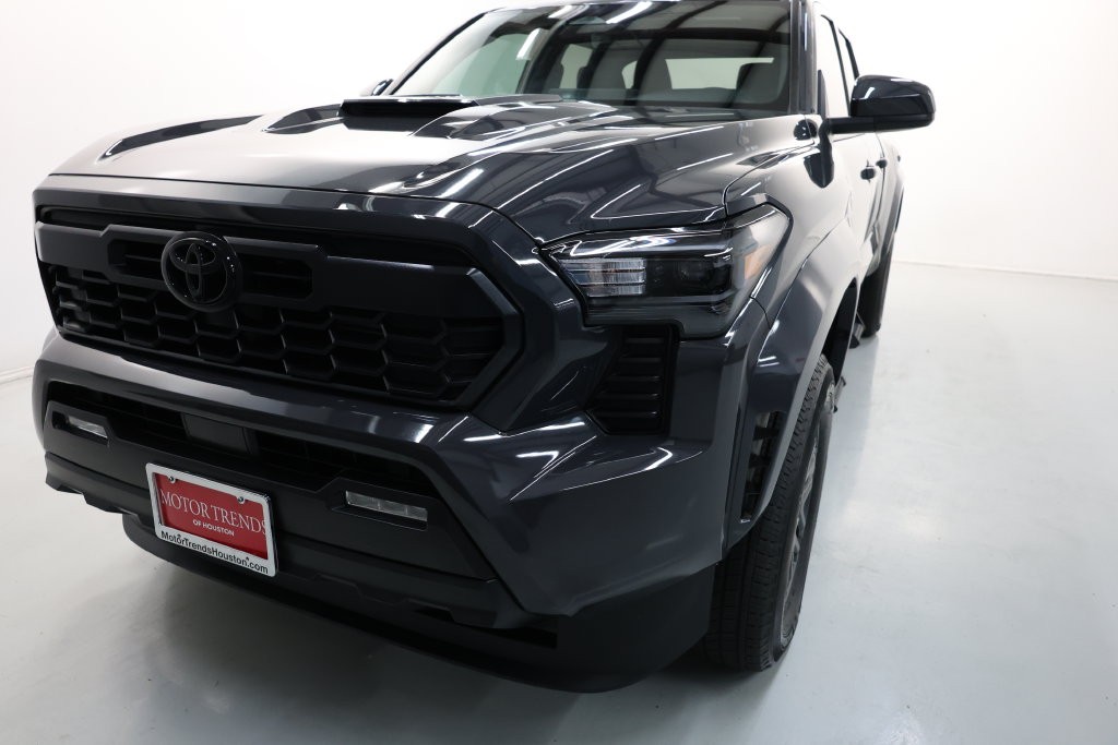 Toyota Tacoma Vehicle Full-screen Gallery Image 47