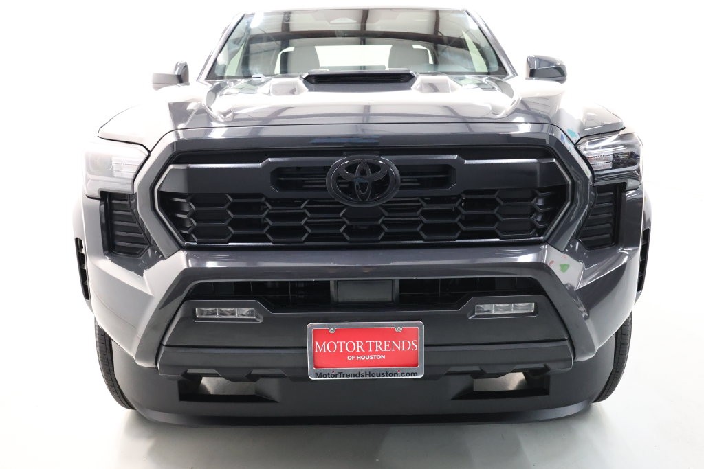 Toyota Tacoma Vehicle Full-screen Gallery Image 50
