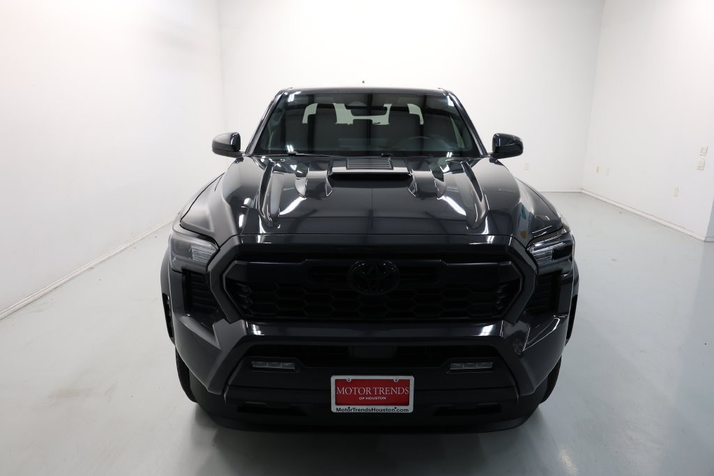 Toyota Tacoma Vehicle Full-screen Gallery Image 51
