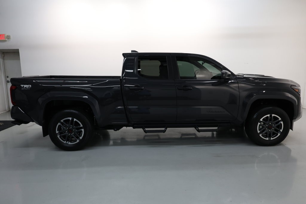 Toyota Tacoma Vehicle Full-screen Gallery Image 53