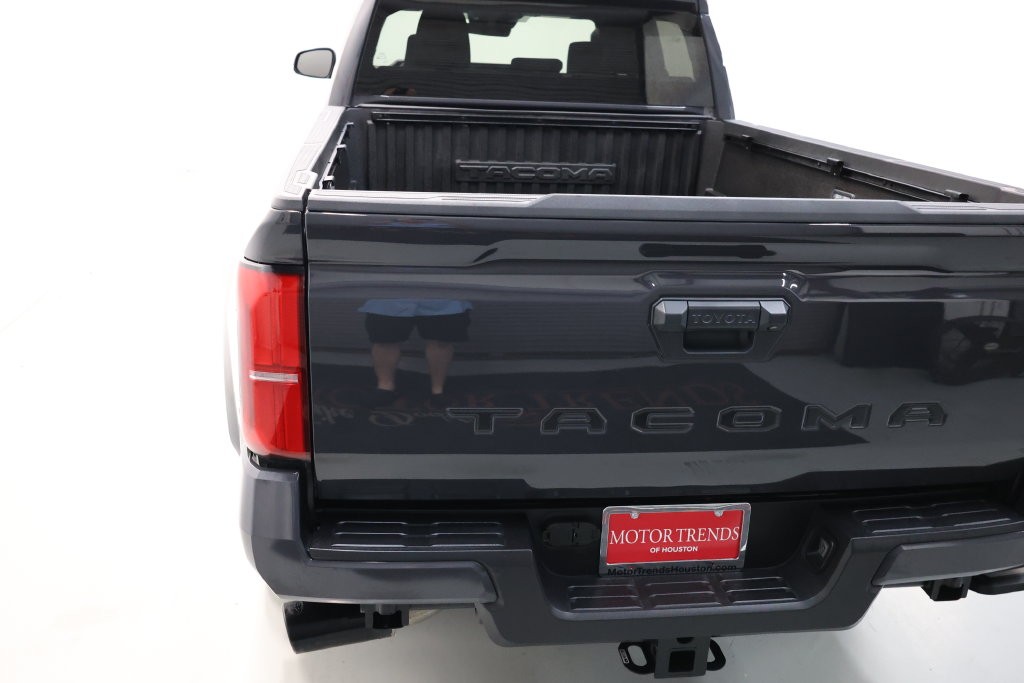 Toyota Tacoma Vehicle Full-screen Gallery Image 55