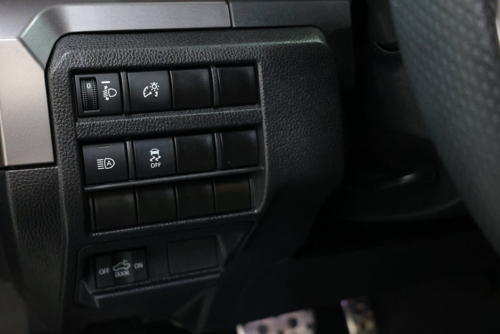 Toyota Tacoma Vehicle Full-screen Gallery Image 62