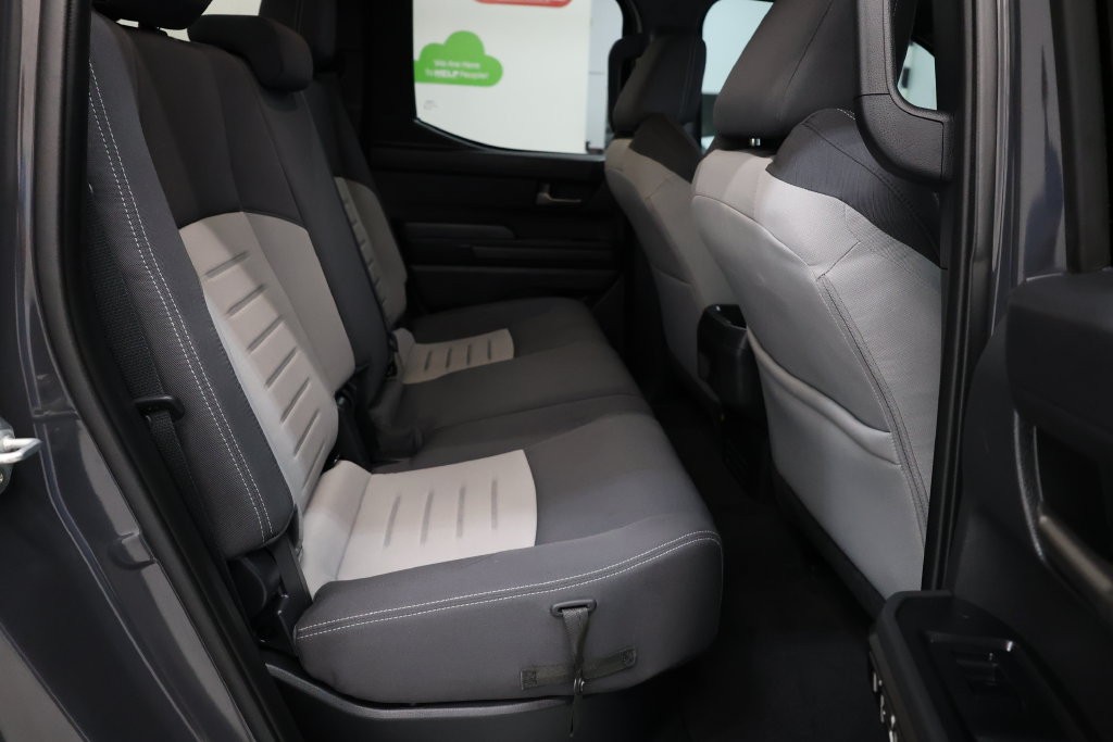 Toyota Tacoma Vehicle Full-screen Gallery Image 67