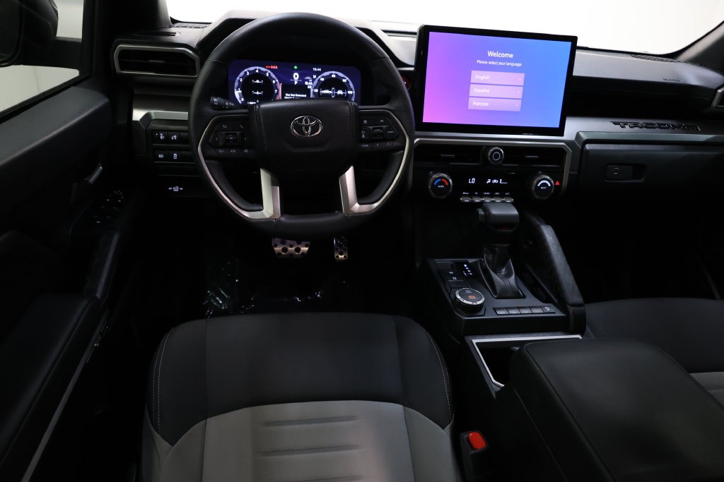 Toyota Tacoma Vehicle Full-screen Gallery Image 75