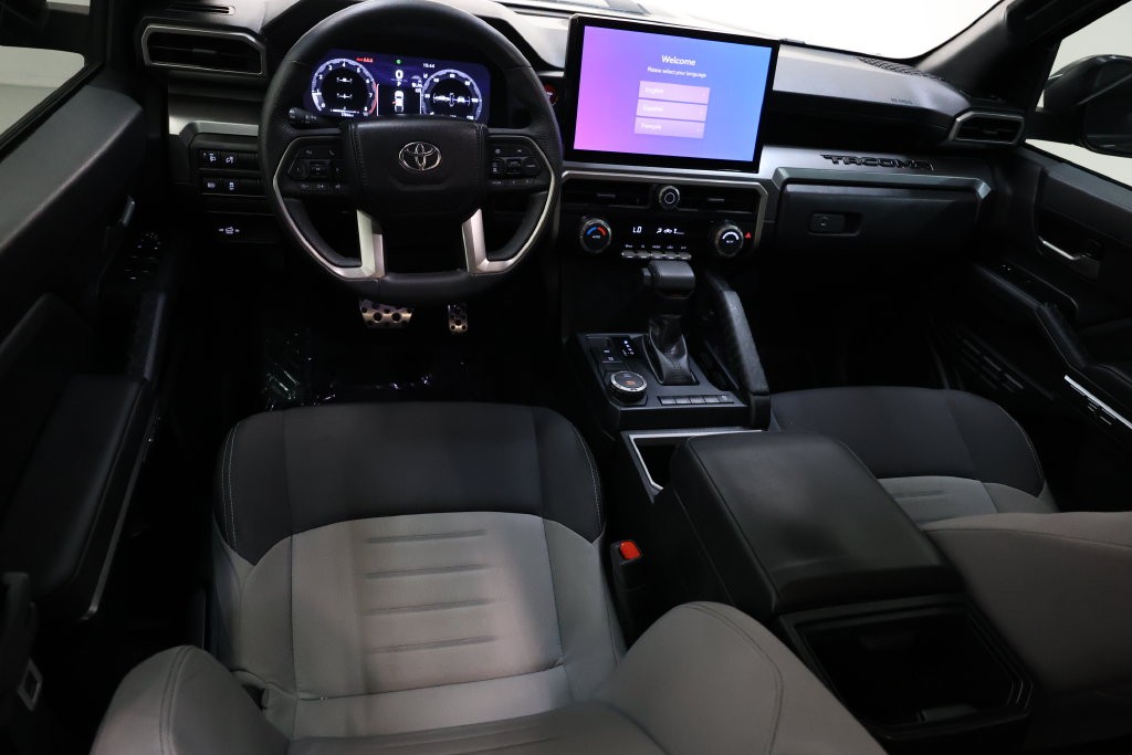 Toyota Tacoma Vehicle Full-screen Gallery Image 76