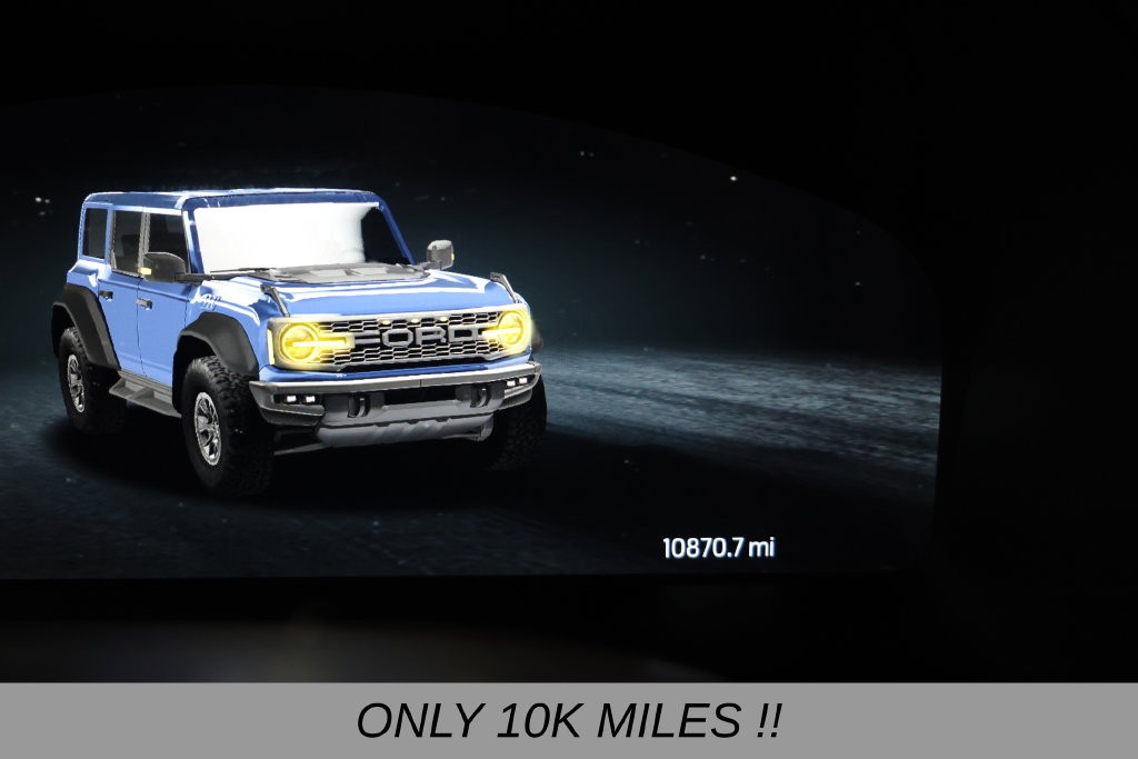 Ford Bronco Vehicle Full-screen Gallery Image 06