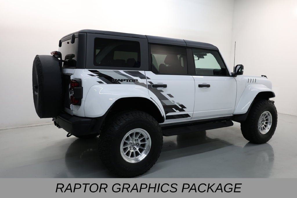 Ford Bronco Vehicle Full-screen Gallery Image 13