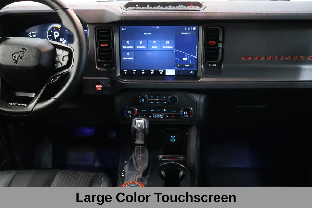 Ford Bronco Vehicle Full-screen Gallery Image 15