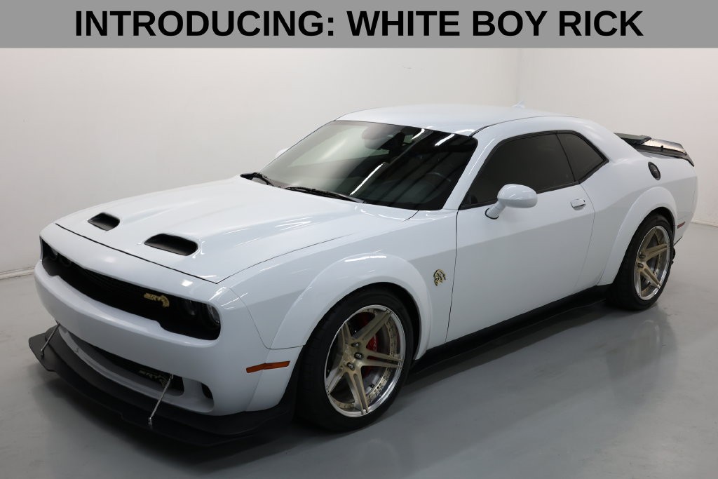 Dodge Challenger Vehicle Full-screen Gallery Image 02