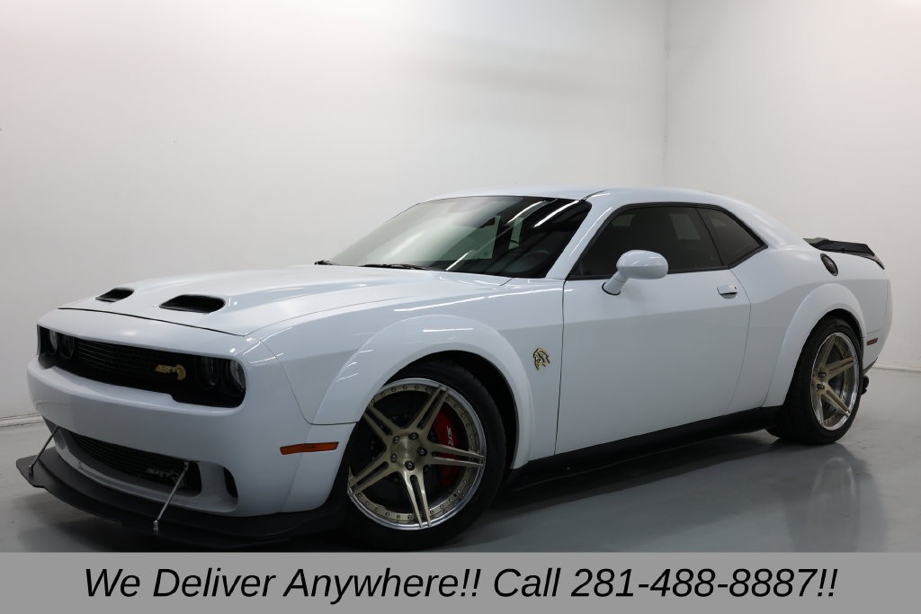Dodge Challenger Vehicle Full-screen Gallery Image 03