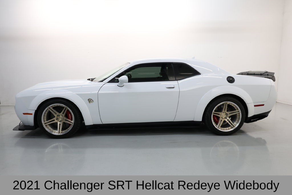 Dodge Challenger Vehicle Full-screen Gallery Image 04