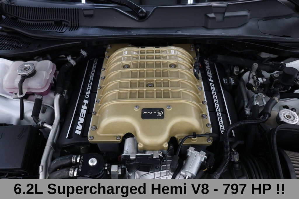 Dodge Challenger Vehicle Full-screen Gallery Image 06