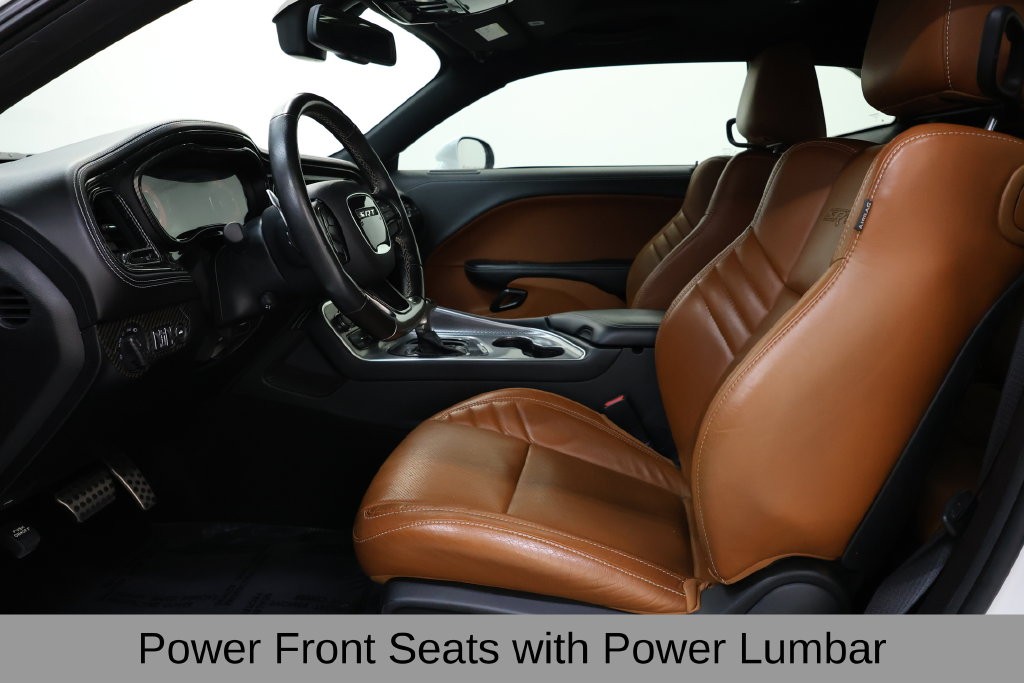 Dodge Challenger Vehicle Full-screen Gallery Image 29