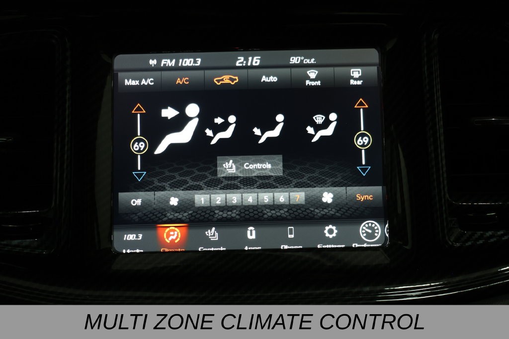 Dodge Challenger Vehicle Full-screen Gallery Image 31