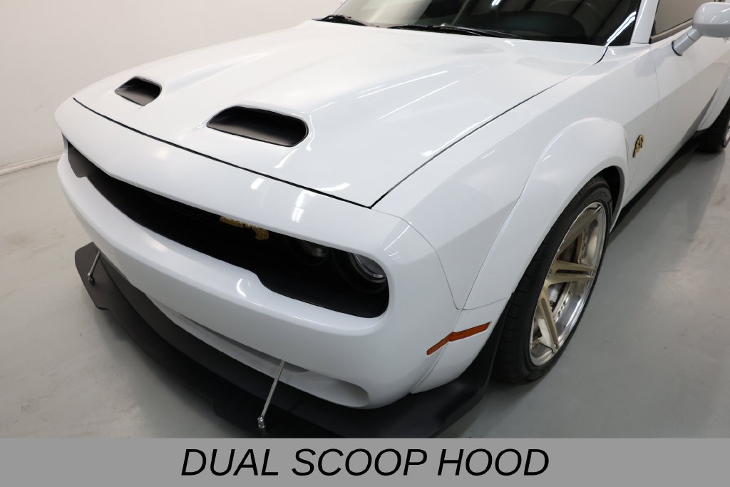 Dodge Challenger Vehicle Full-screen Gallery Image 40