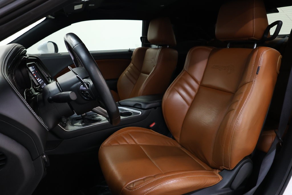 Dodge Challenger Vehicle Full-screen Gallery Image 75