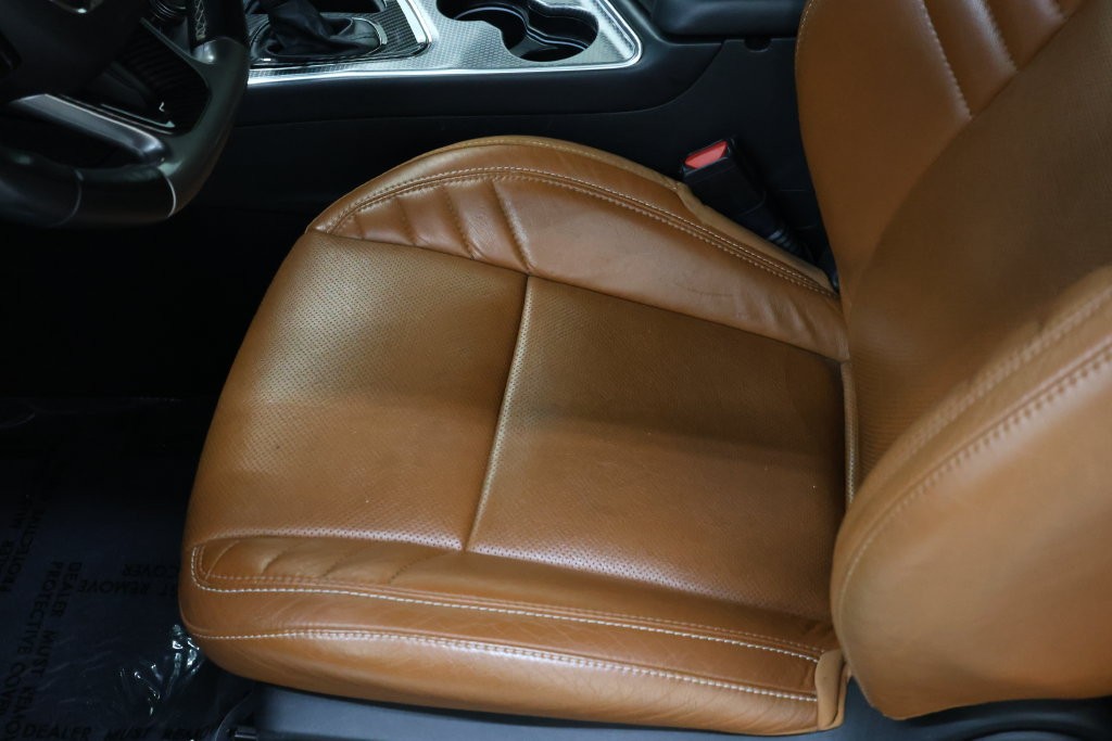 Dodge Challenger Vehicle Full-screen Gallery Image 76