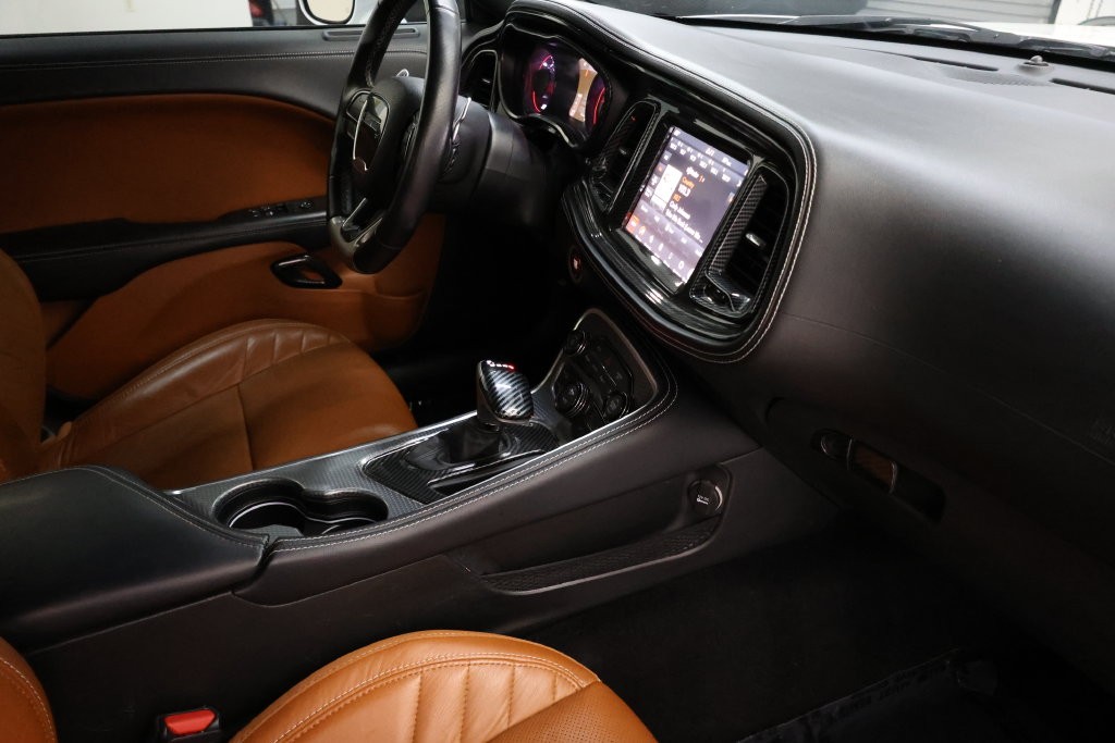 Dodge Challenger Vehicle Full-screen Gallery Image 80