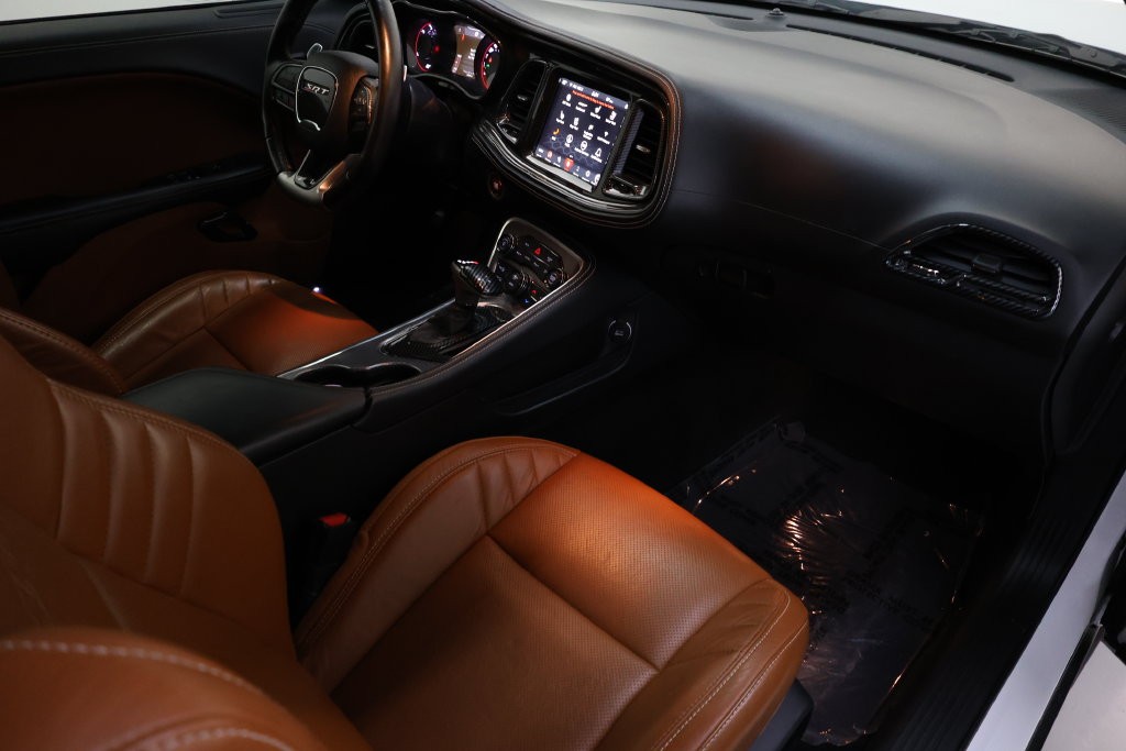 Dodge Challenger Vehicle Full-screen Gallery Image 90