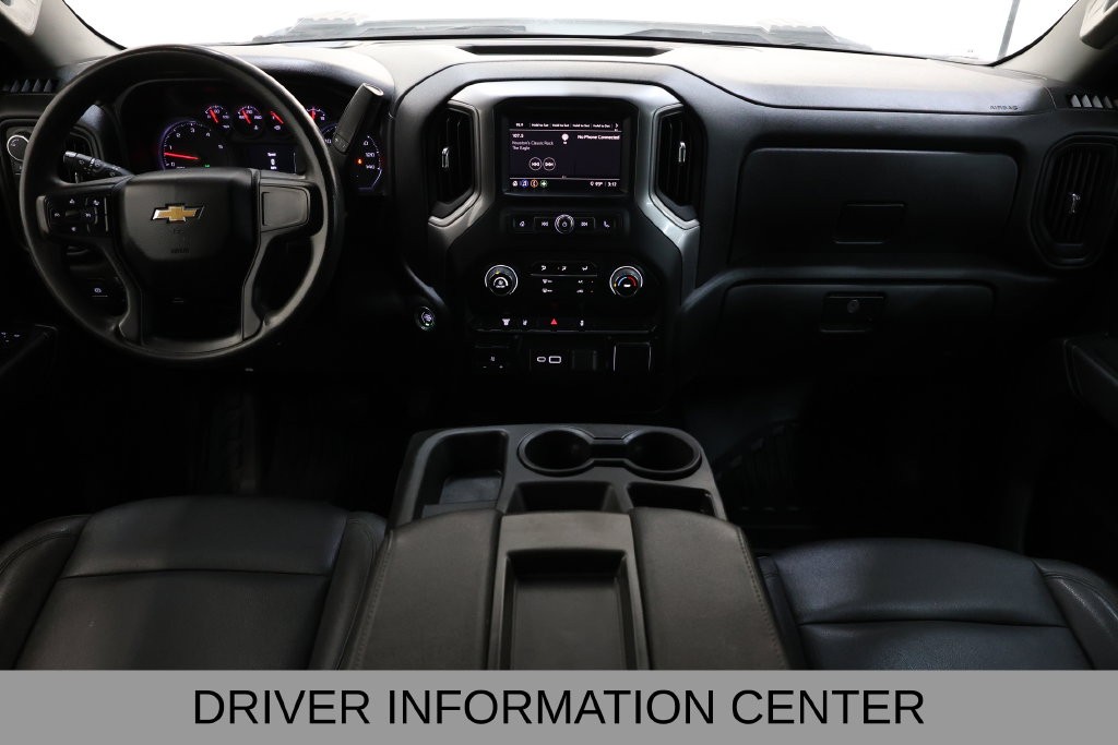 Chevrolet Silverado 3500HD Vehicle Full-screen Gallery Image 15