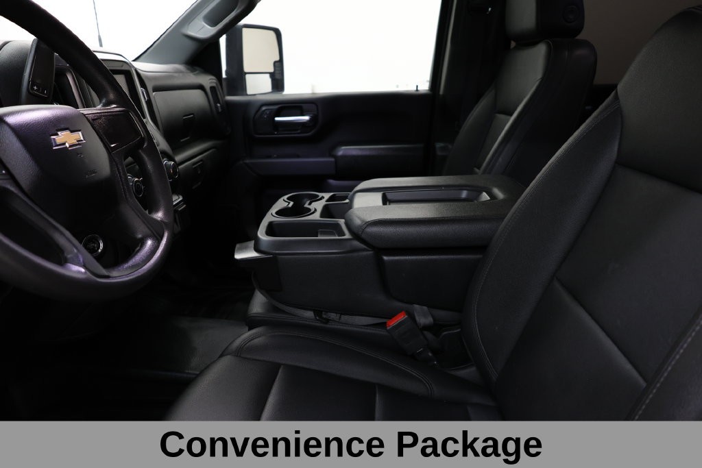 Chevrolet Silverado 3500HD Vehicle Full-screen Gallery Image 18