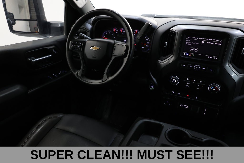 Chevrolet Silverado 3500HD Vehicle Full-screen Gallery Image 20