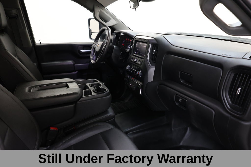 Chevrolet Silverado 3500HD Vehicle Full-screen Gallery Image 21