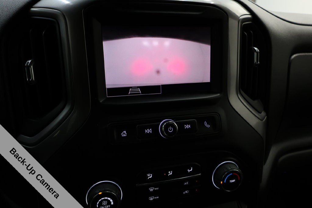 Chevrolet Silverado 3500HD Vehicle Full-screen Gallery Image 23