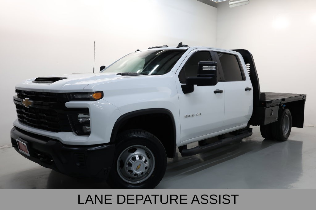 Chevrolet Silverado 3500HD Vehicle Full-screen Gallery Image 24