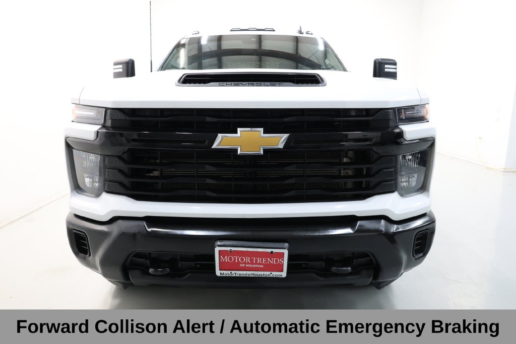 Chevrolet Silverado 3500HD Vehicle Full-screen Gallery Image 25
